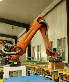 國際一線品牌（ABB~KUKA）機械手系統應用